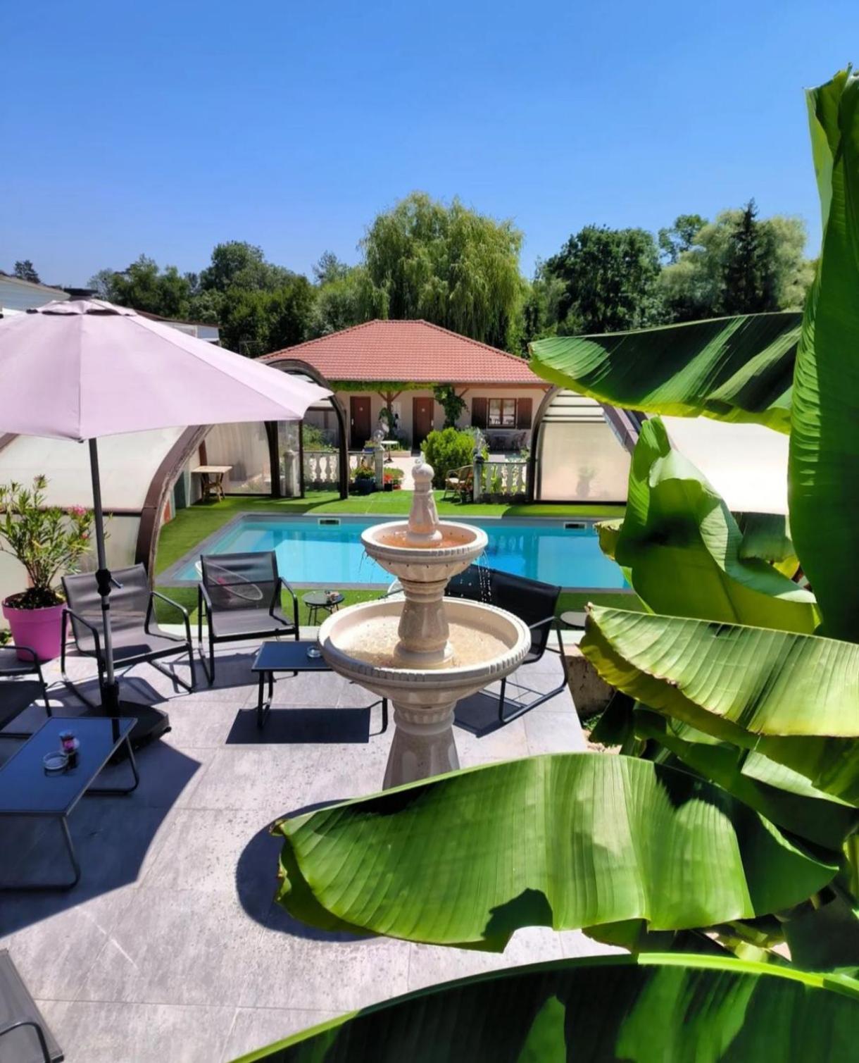 Logis Hotel -Spa-Restaurant Le Saint Antoine Lamarche-Sur-Saone Exterior foto