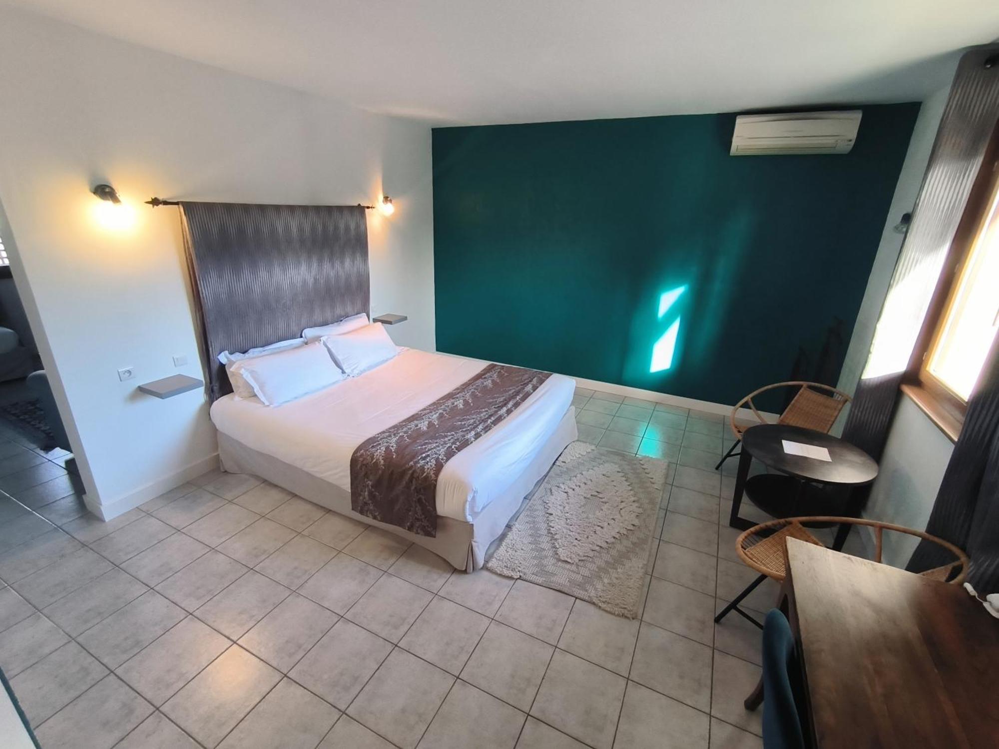 Logis Hotel -Spa-Restaurant Le Saint Antoine Lamarche-Sur-Saone Exterior foto