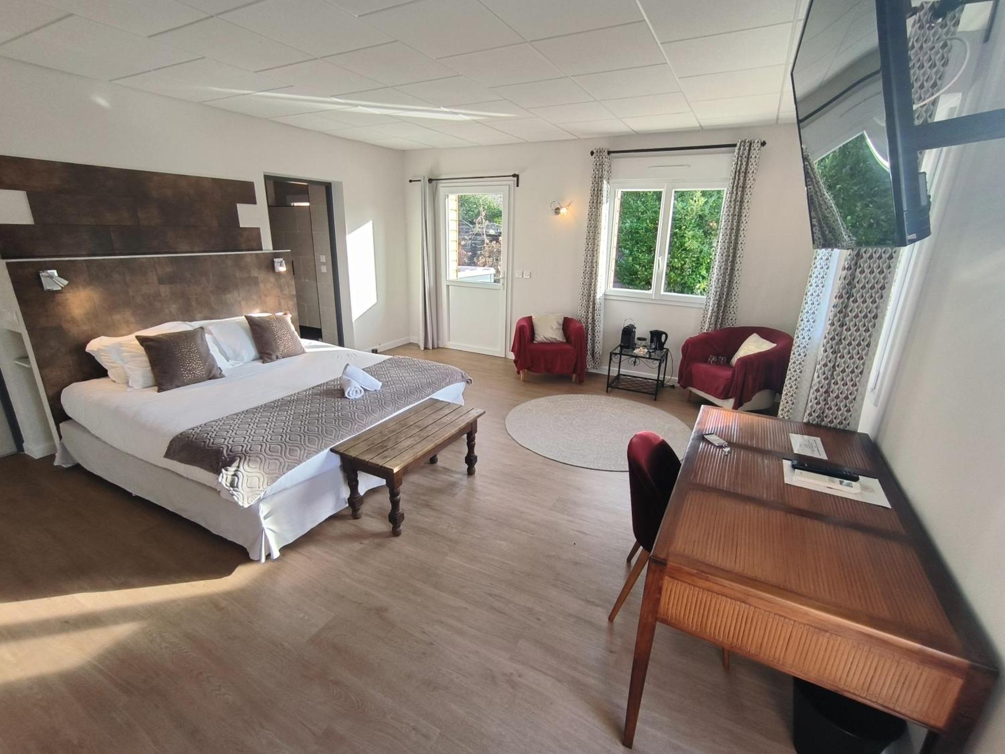 Logis Hotel -Spa-Restaurant Le Saint Antoine Lamarche-Sur-Saone Exterior foto