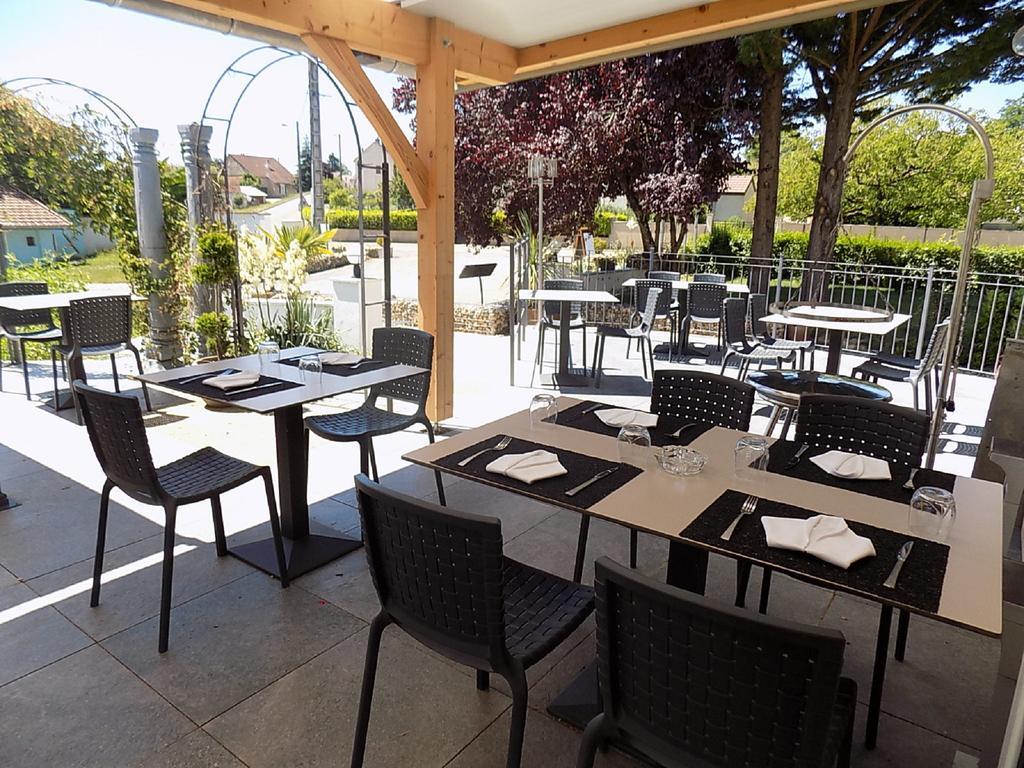 Logis Hotel -Spa-Restaurant Le Saint Antoine Lamarche-Sur-Saone Exterior foto